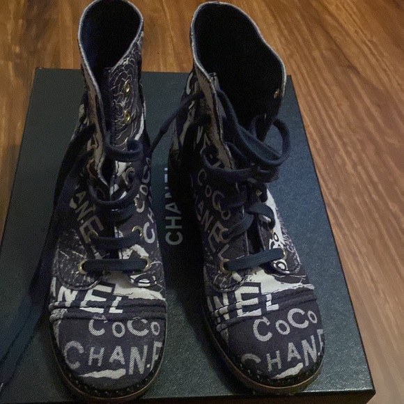 Graffiti combat boot by chanel worn a few times - Picture 2 of 6